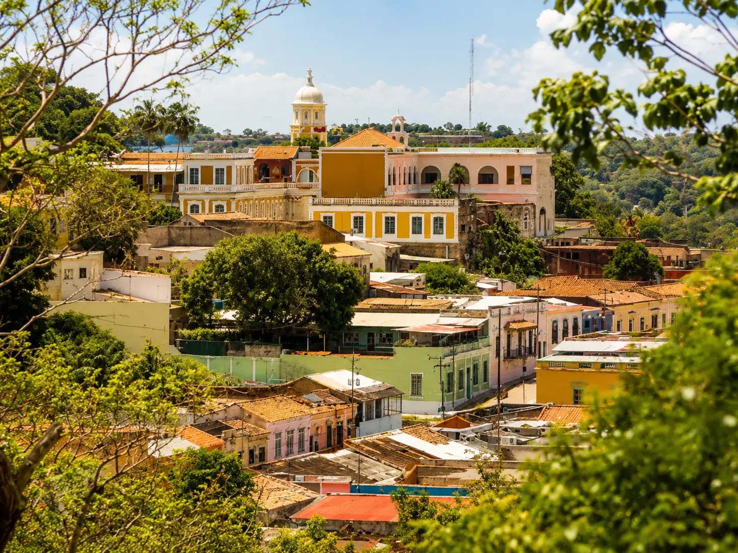 Vista panoramica del casco historico de Ciudad Bolivar con la Catedral